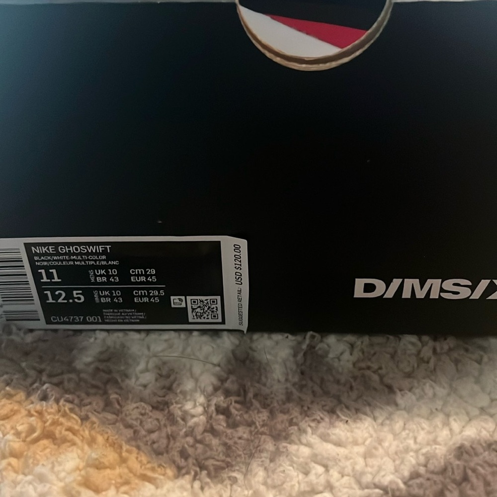 Men Sneakers , worn 2x . Nike sz 11